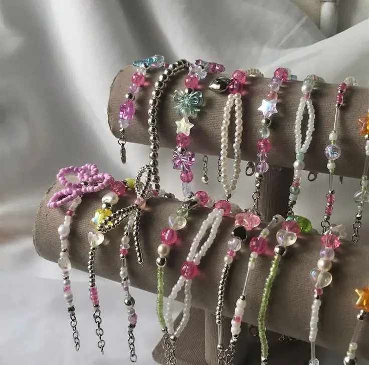 Gelang Manik-Manik Unisex: Aksen Simpel yang Bikin Gaya Kamu Makin Stand Out